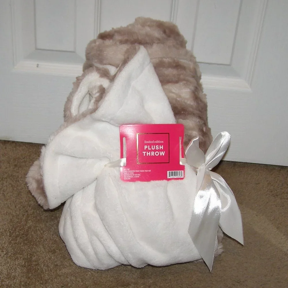 NEW Ulta Beautiful Plush throw Blanket Cappuccino color